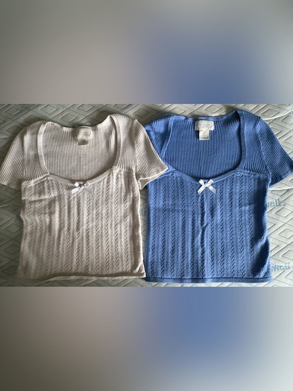 Women’s medium (2) Soft Knit Scoop Neck Sweater Top - Blue and Cream